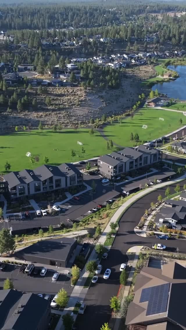 Intentional design sets the tone in this stunning new build in @talline. Bright open living, expansive windows, and a thoughtfully designed kitchen made for gathering. 
@structuredevelopmentnw
@bergbokers